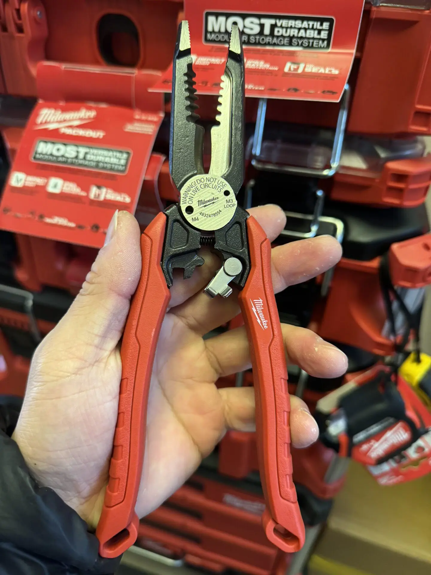 Milwaukee 4932478554 7-in-1 Multi-Function Pliers, Red Ergonomic Handles for Electricians & Mechanics