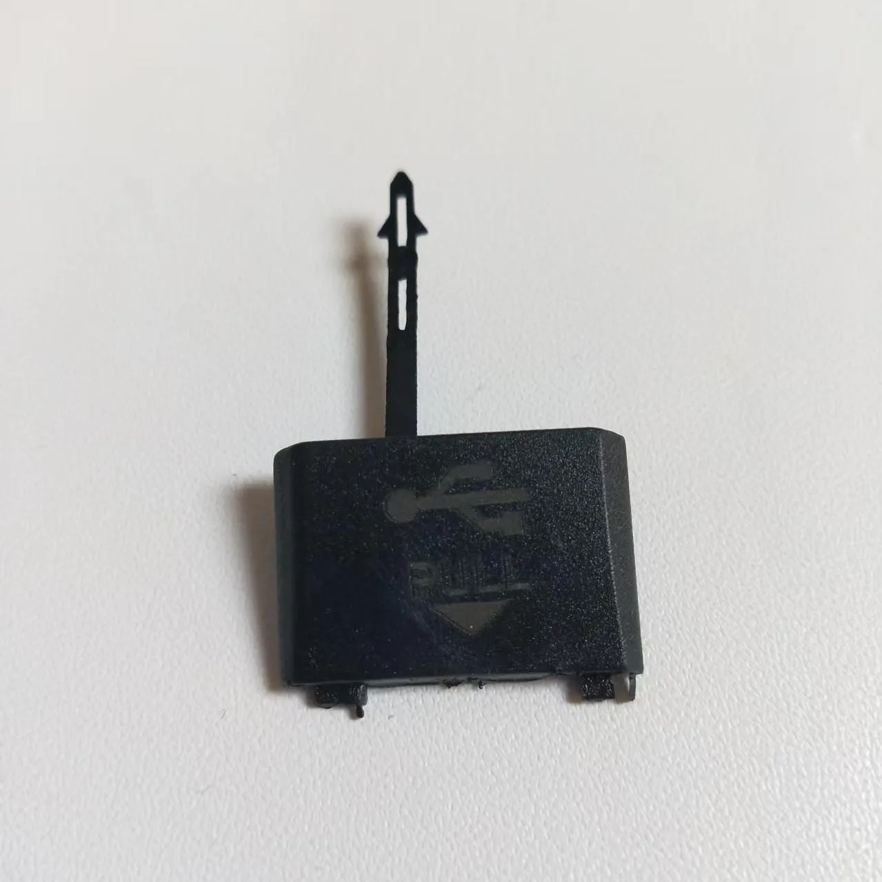 يصلح لكرايسلر دودج رام جيب راديو USB غطاء التوصيل 68164511 أأ