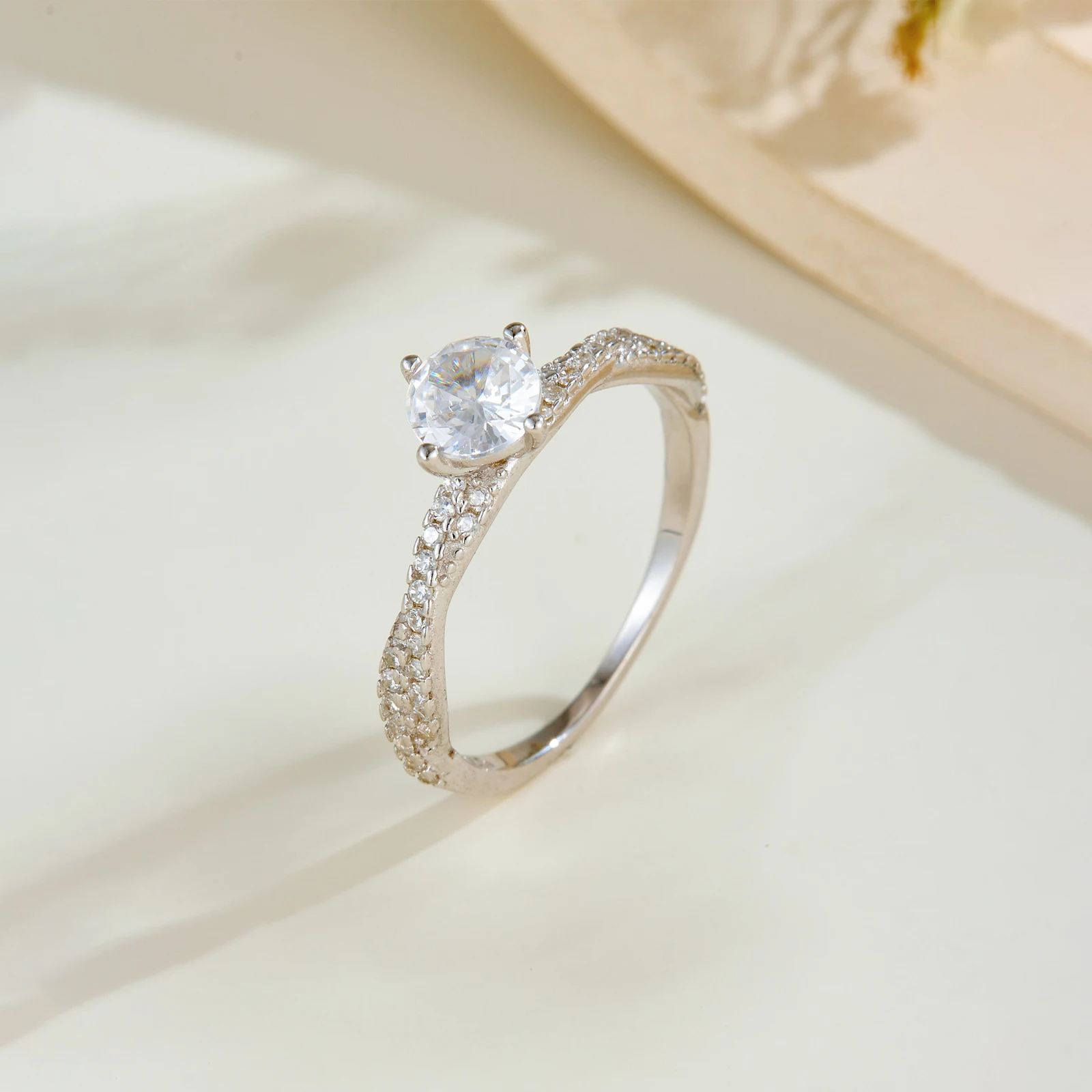 ANDYWEN 925 فضة تويست الفرقة الدائري مع الزركون المستديرة الفاخرة الحب الأبدي مجوهرات للنساء الزفاف والذكرى السنوية