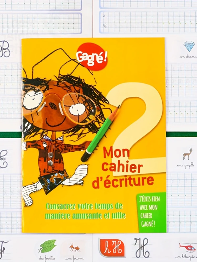 32-Page French Writing Practice Book, Including Writing Guide Lines That Effectively Help Beginners with Writing Difficulties, School Learning Supplies, and Home Education Supplies