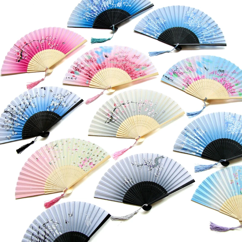 1Pc Chinese Stijl Opvouwbare Ventilator Bamboe Schacht Handheld Fan Elegant Vrouwelijk Bloempatroon Opvouwbare Fans Huwelijksfeest Cadeau Decoratie