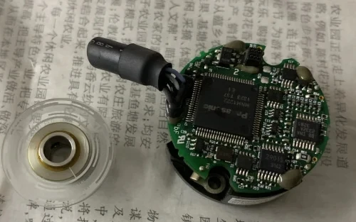 MEF0020B8SE  encoder  ,  In good working condition, free shipping   a