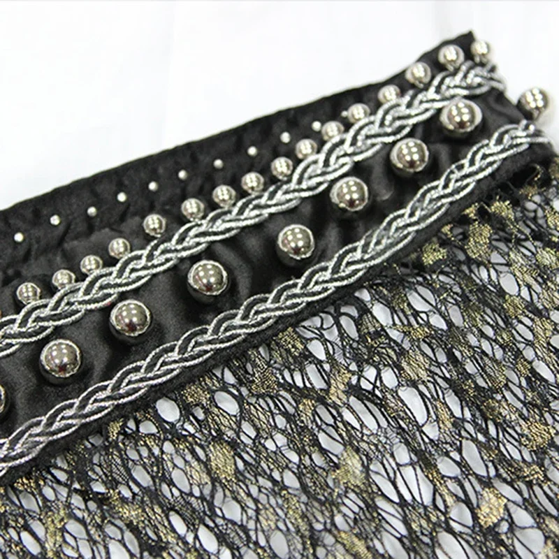 เสื้อผ้าชนเผ่า, อุปกรณ์เสื้อผ้า, ห่อพู่, ผ้าพันคอสะโพก, เข็มขัดโลหะสำหรับเต้นระบำหน้าท้อง