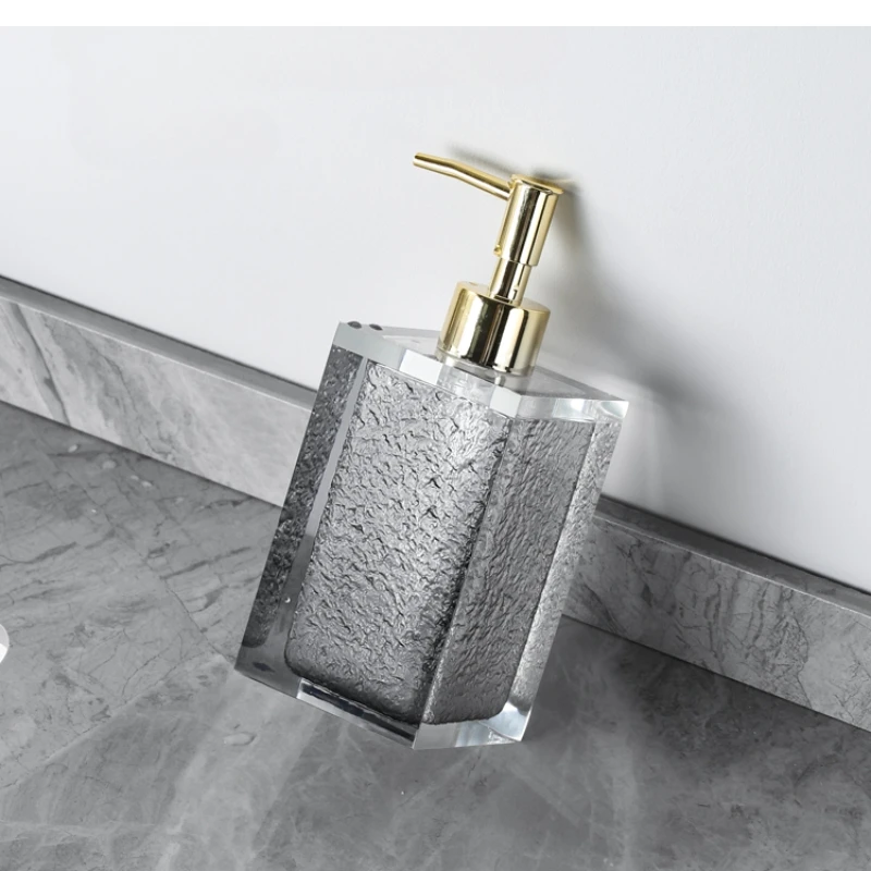 Hotel household hand sanitizer bottle divided into bathroom shampoo Translucent lotion