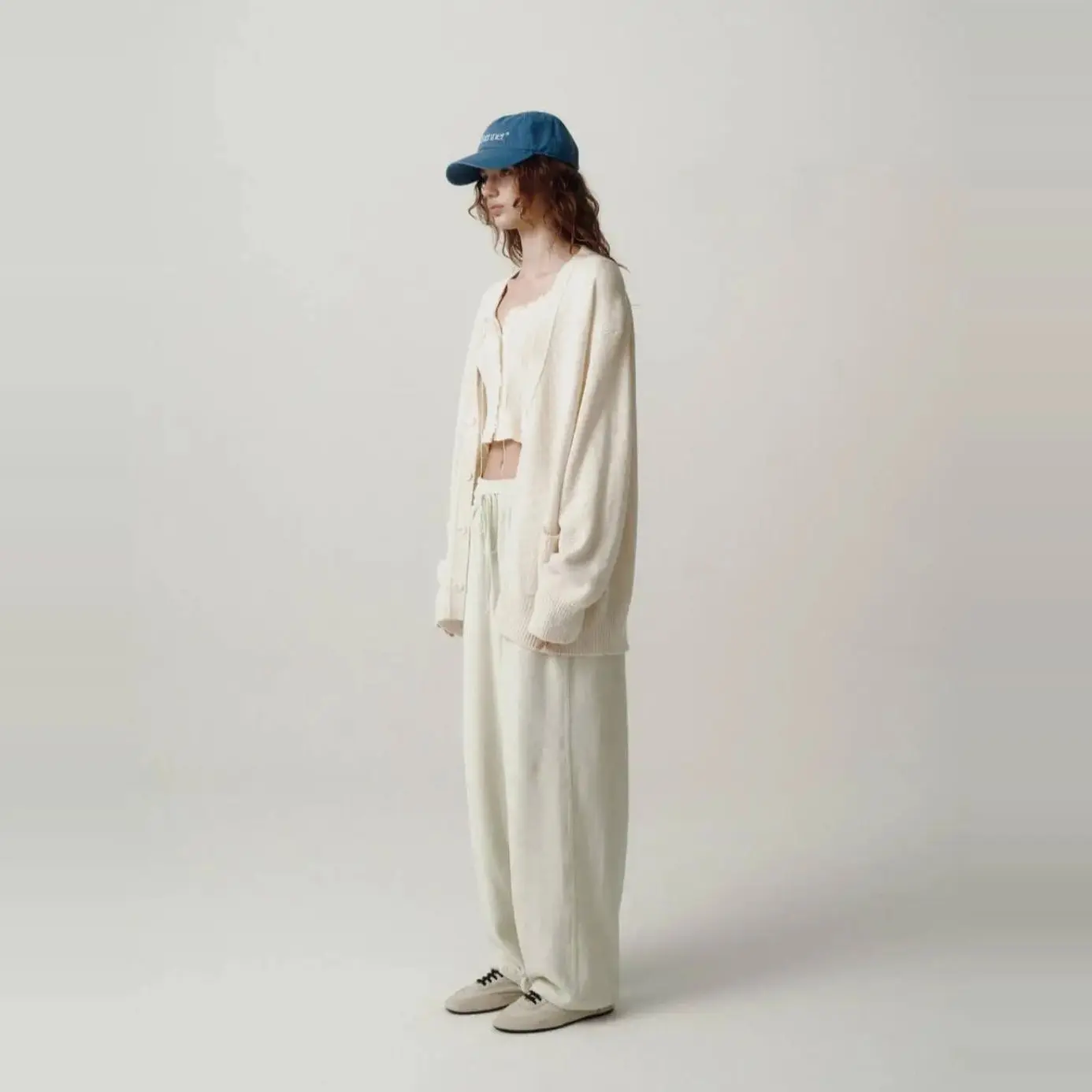 

Вязаный кардиган Barnet Lazy Sle Long Sve, весна-лето 2022, верхняя одежда средней длины цвета V Ne Color