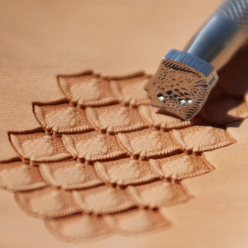 

Leather Carving Stamp Embossing Punch Dragon Scale Pattern 304 Stainless Steel Stamper Knocking Vegetable Tanned Leather Craft