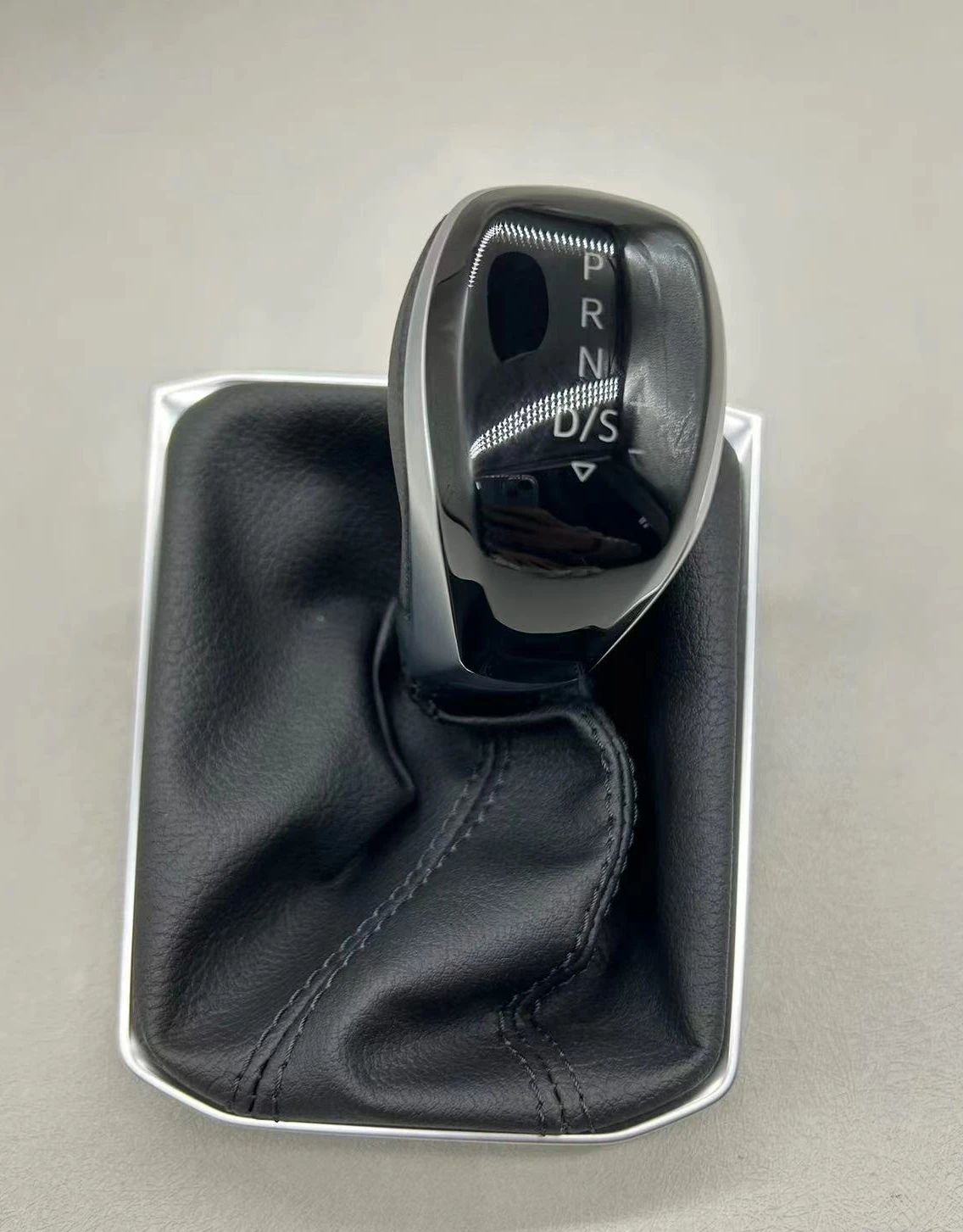 

For VW Tiguan MIK2 Shift Handball