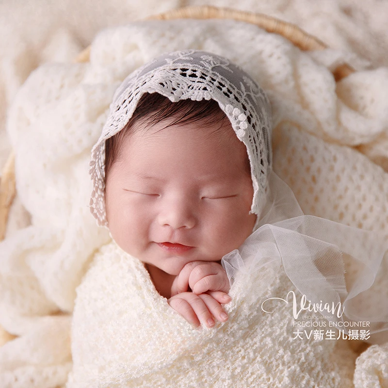 Newborn Photography Props Nordic Vintage Rattan Basket Headband White Knitted Wrap Blanket Possing Pillow Floral Accessories Set