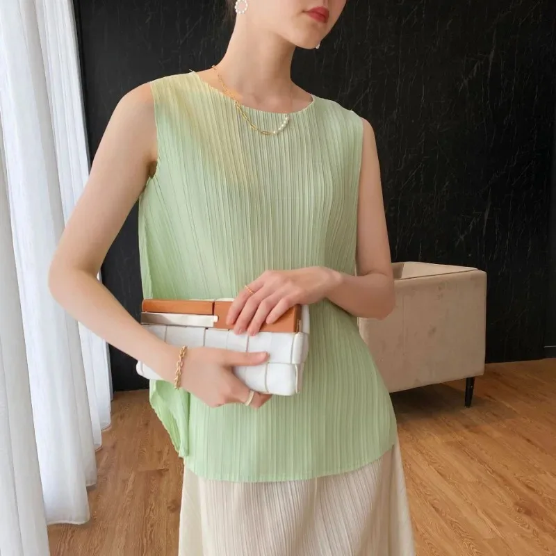 

2026 Summer New Miyake Pleated Tank Top Large Size Loose Casual Wild Sleeveless T-shirt Women's Tops Thin Stretchy Wrinkle-Free