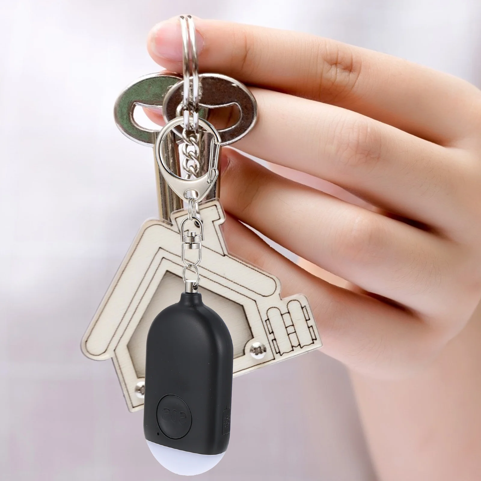 مجموعة واحدة من إنذار شخصي قابل لإعادة الشحن للنساء، سلسلة مفاتيح صغيرة محمولة للسلامة، جهاز صوت عالٍ للطلاب المسنين