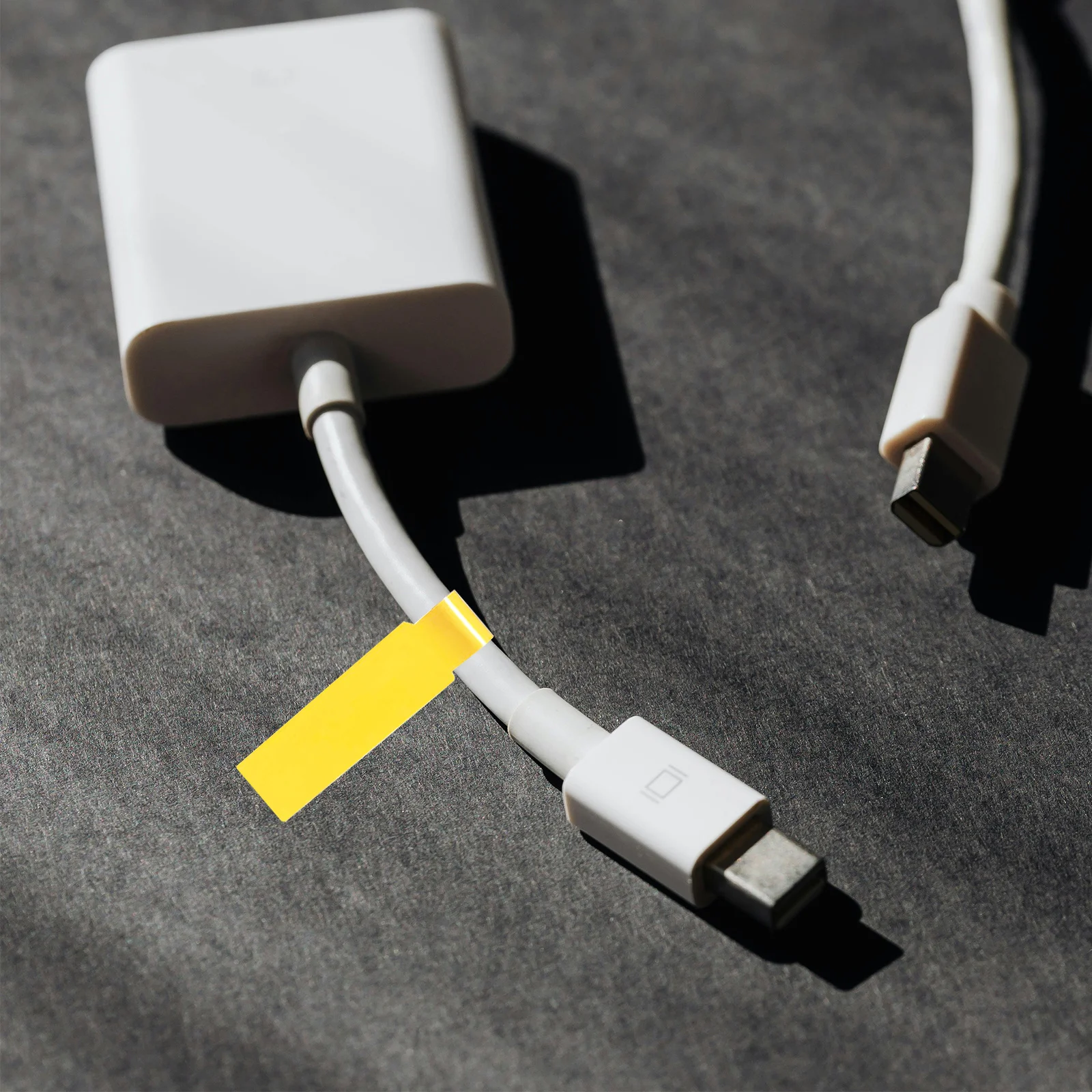 

2pcs P-Shaped Wire Tags Cable Management Labels Colorful Self-Adhesive Cord Identification For Office Industrial Use Folder