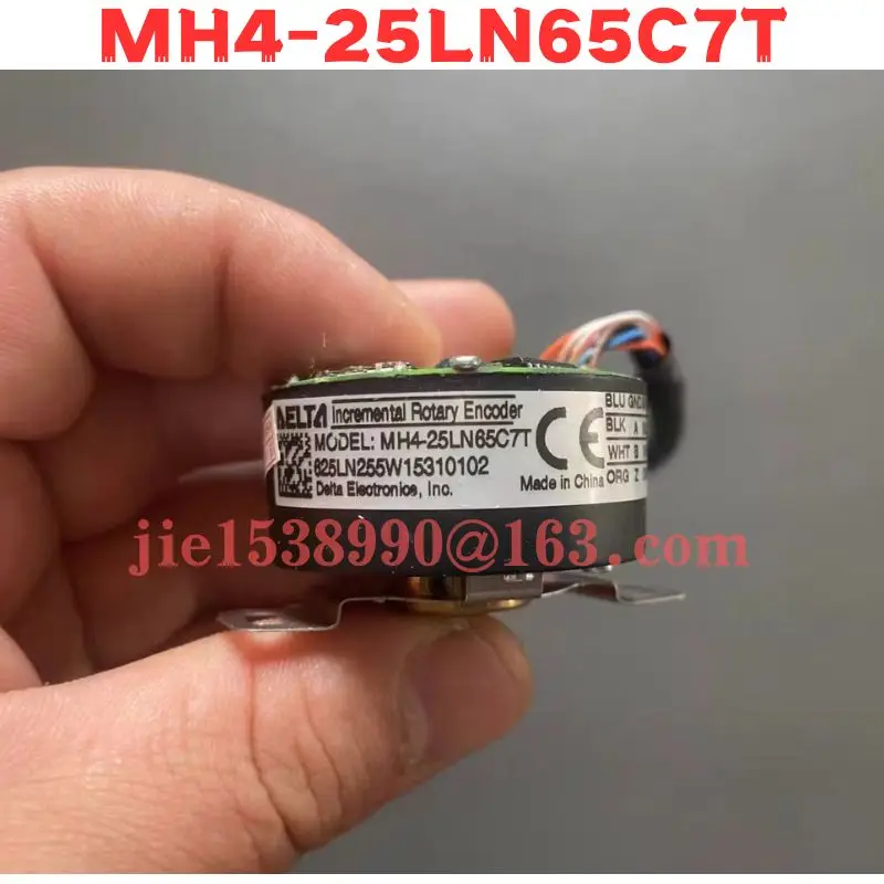 Used Encoder MH4-25LN65C7T  MH4 25LN65C7T  Normal Function Tested OK