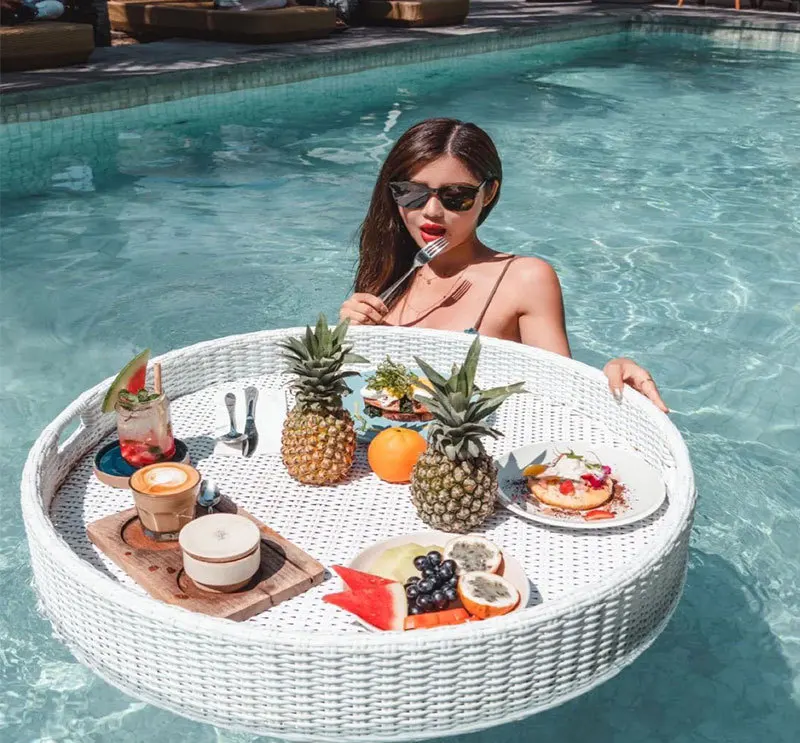 Bali homestay swimming pool floating tray breakfast afternoon tea water plate Vietnam Internet celebrity rattan basket hotel