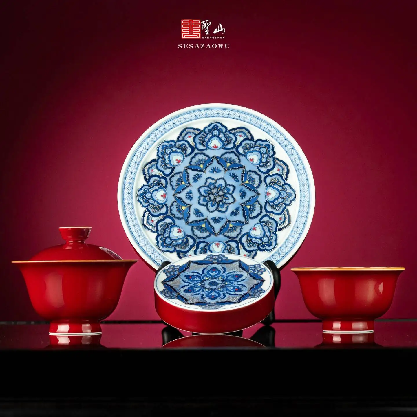 Xunzhen Tang High-Temperature Ruby Red Hand-Painted Blue White With Gold And Silver Embellishments, Lotus Set, Gaiwan, Ceramic