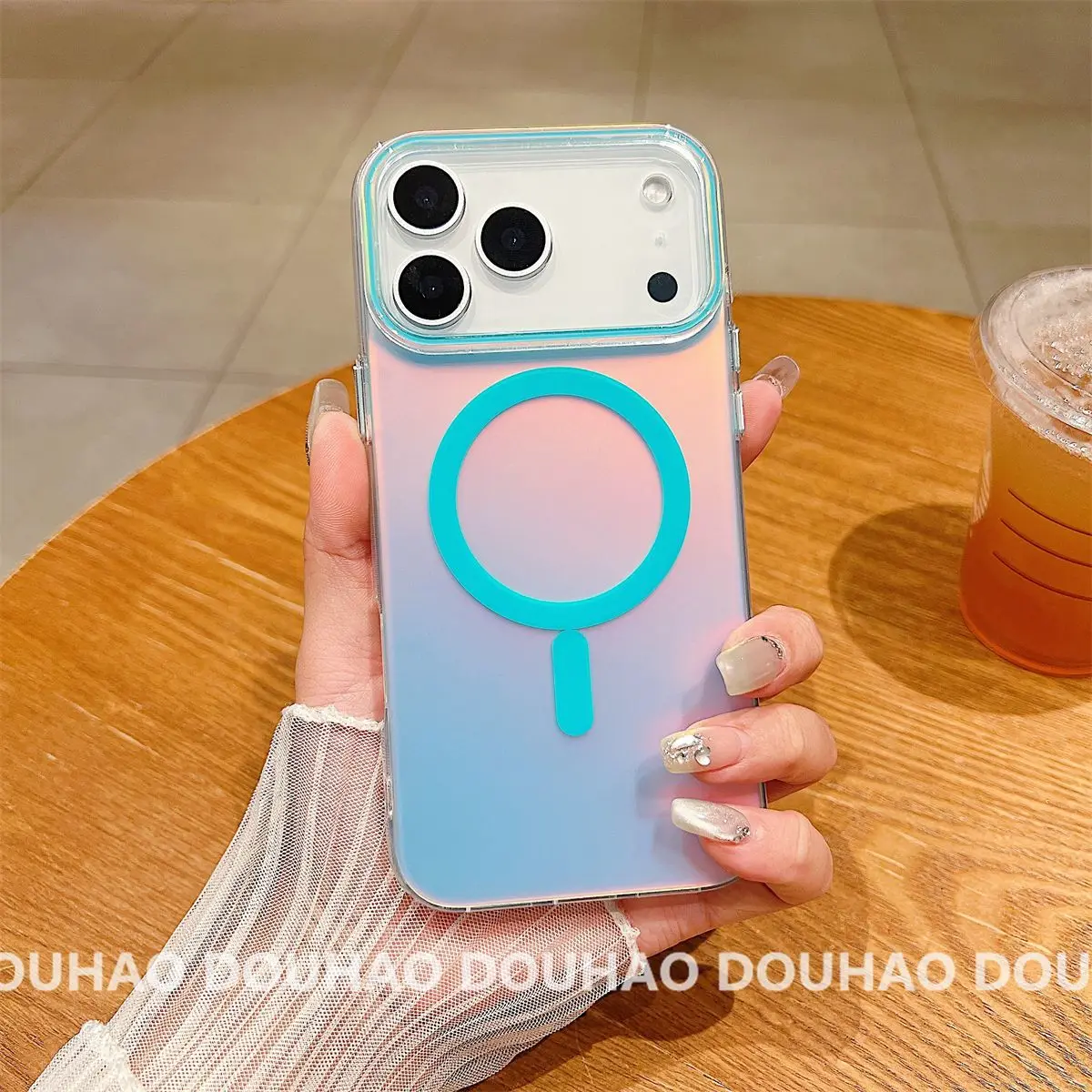 La custodia magnetica per cellulare con gradiente laser adatta di nuova moda è adatta per Iphone 17Promax 16Pro 15 14 13 Custodia smerigliata