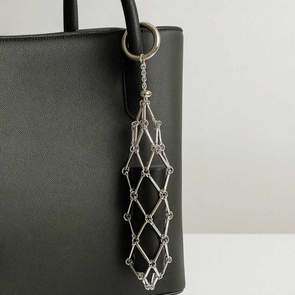 Lipsalve Organizer Portable Metal Net Lipstick Bag Mini Hollow Mesh Bag Key Chain Creative Y2K Lipstick Cover Key Ring Outdoor
