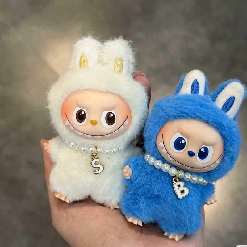 สำหรับมินิลาบูบู 4.0 พิน สำหรับชุดตุ๊กตาซีรีส์ฟอร์เลิฟ อุปกรณ์เสริมตุ๊กตามินิลาบูบู จี้มินิลาบูบู สร้อยคอไข่มุกตัวอักษร