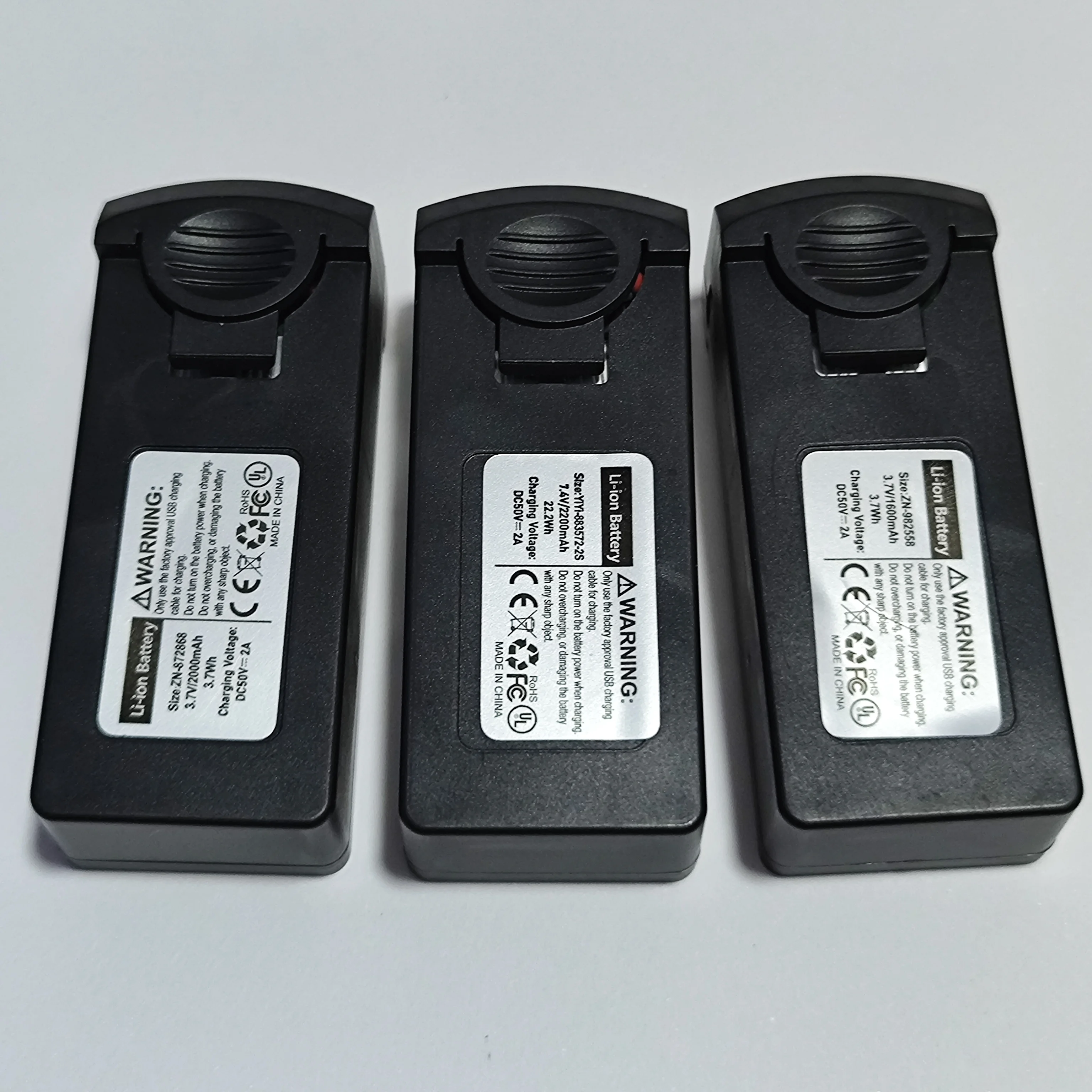 

3PCS 3.7V 1600mAh/ 2000mAh/ 7.4V 2200mAh Lithium Battery for New SG105 SG105Pro SG105MAX Brushless Motor RC Drone