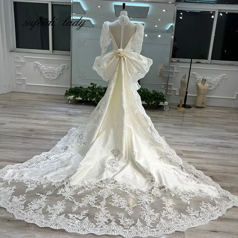 2022 Satin Mermaid Wedding Dress Lace Applique Bridal Gown Removable Trailing Design