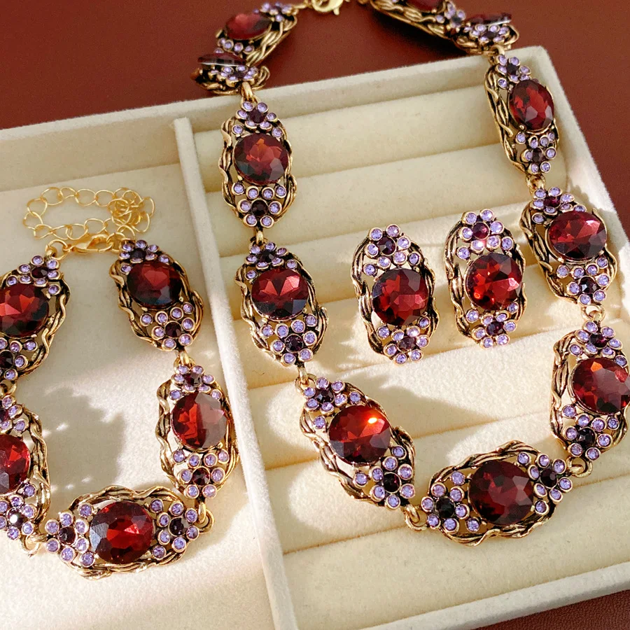 Mediaeval Vintage Rhihnestones Chokers Necklace for Women Oval Purple Flower Stud Earrings Bracelets Dedicate Banquet Jewelry M1