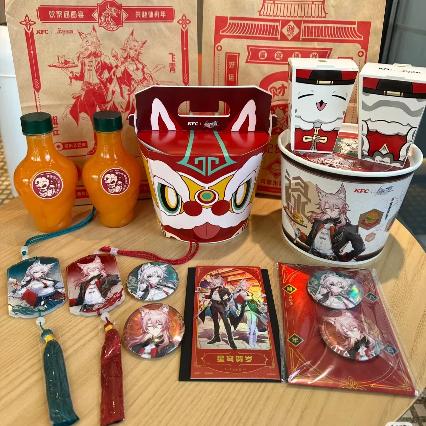 Kfc x honkai: רכבת כוכב feixiao jiaoqu שיתוף פעולה רשמי מהדורה מוגבלת של mersch tinplate תג תליון אקריליק גביע במלאי