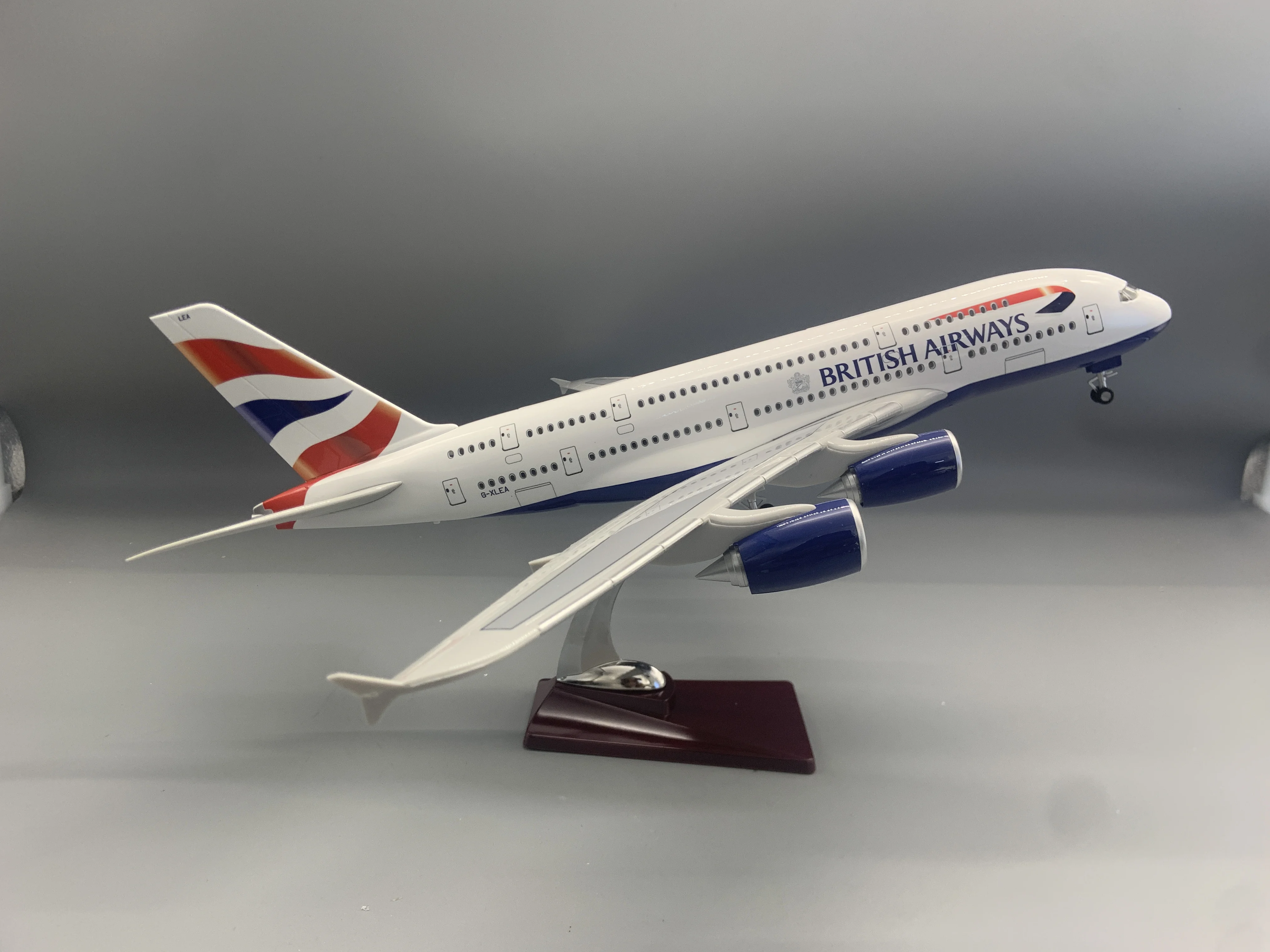 New Type 47CM scale aircraft Diecast Model A380 British Airways Resin Openable Cabin Door Airplane With Light Collection Display