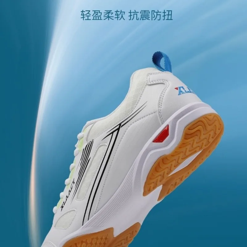 Ultra-light Breathable Badminton Shoes Professional Tennis Shoes Men's and Women's Sports Shoes Comfortable Table Tennis Shoe