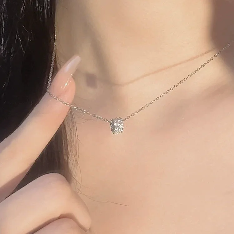 여성용 행운의 부적을 위한 티타늄 스틸 목걸이, 가볍고 고급스럽고 틈새 여름 절묘하고 고급스러운 쇄골 체인