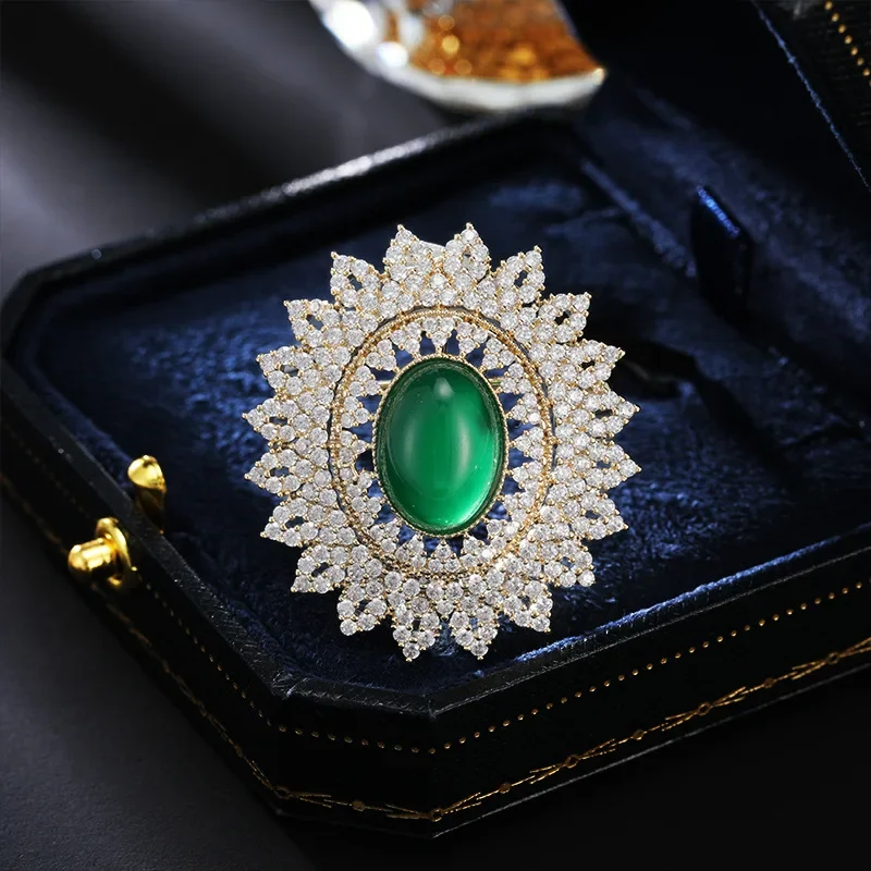 9527 High-end court-style geometric oval brooch, women's retro corsage, luxurious and elegant overcoat and suit pin