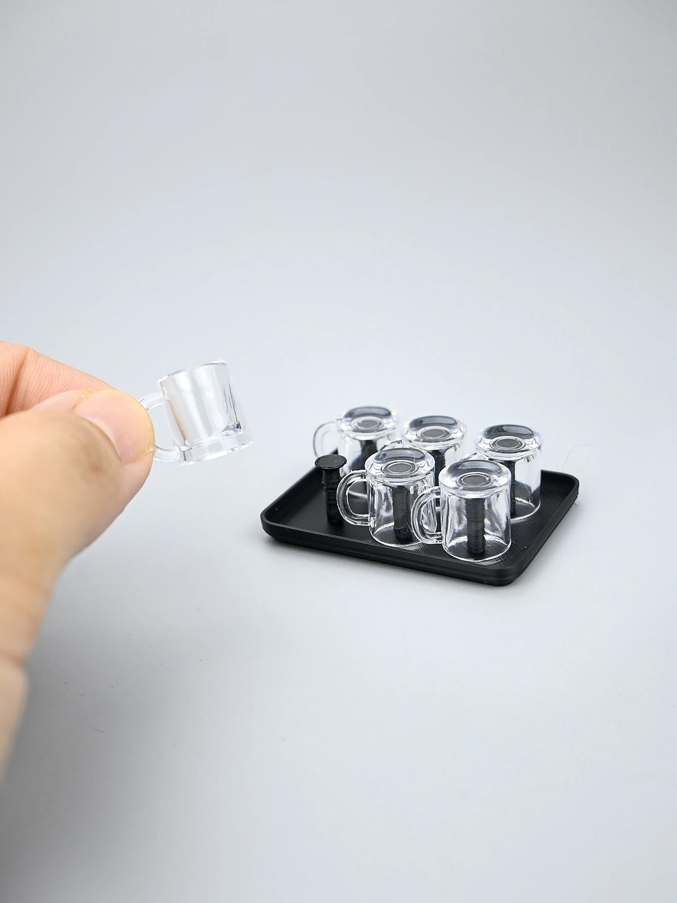 A Miniature Draining Rack and Cup Set Decoration, Suitable for 1/6, 1/12 Dollhouse, Photography Props, Micro-Landscape Decorations, Miniatures Decor, Small Gifts, Giveaways, Home Decor Figurines
