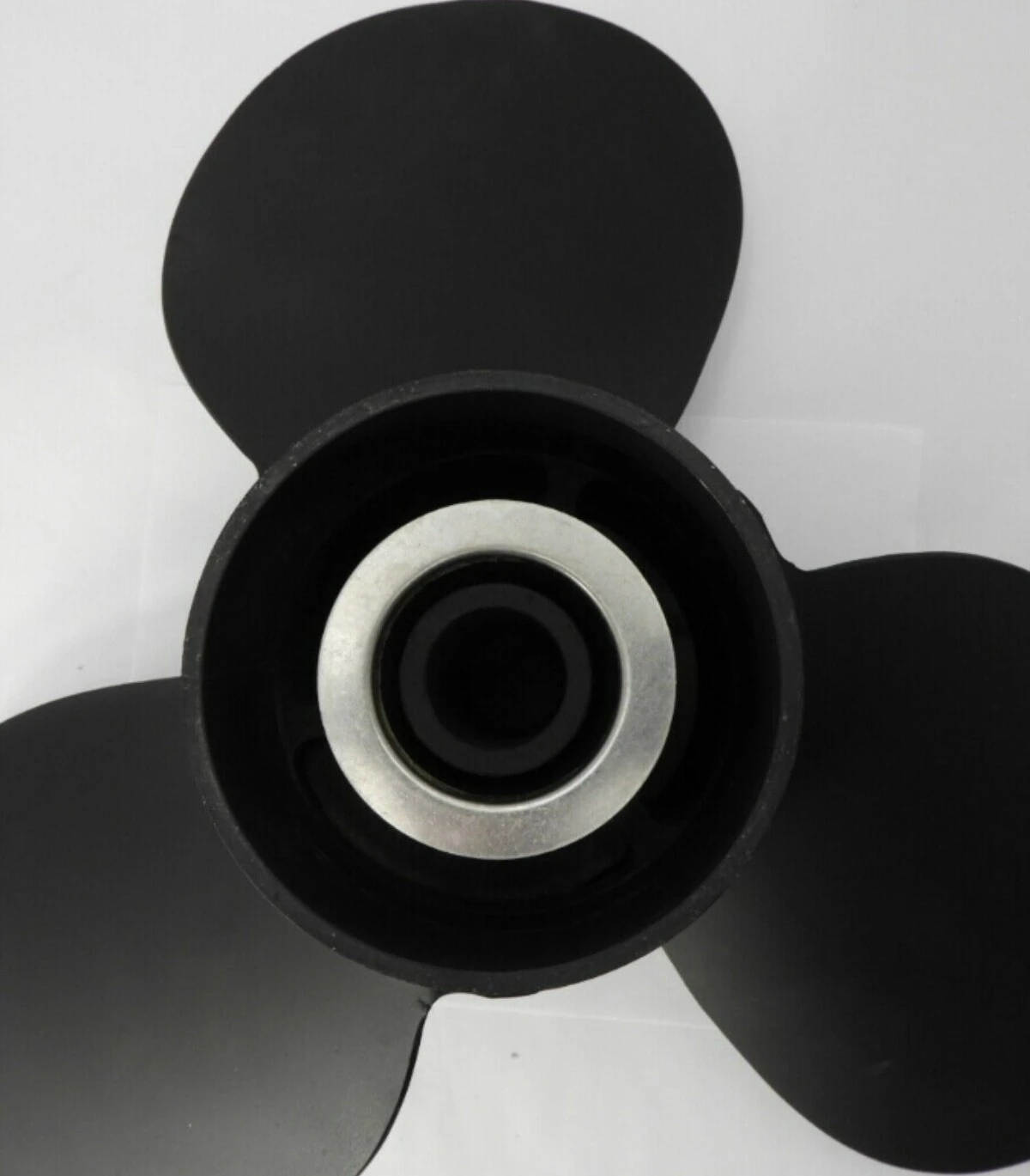 Inboard and outboard tail machine No. 2 stern machine, stainless steel propeller 18-3/4 * 17