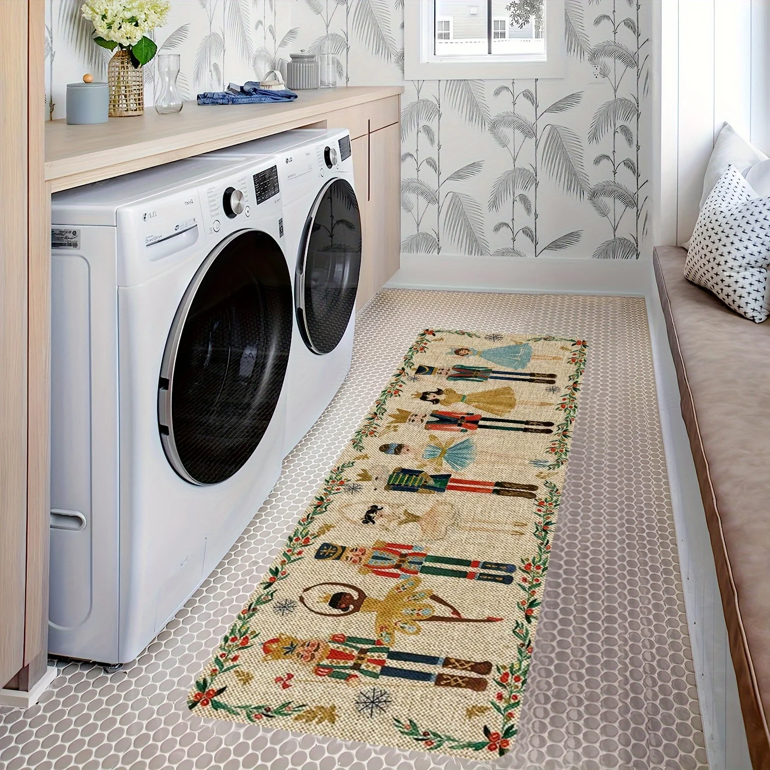 VIKAMA Festive Polyester Nutcracker-Themed Mat Machine Washable Flannel Carpet Kitchen Rug Welcome Floor Mat Home Decor Laundry