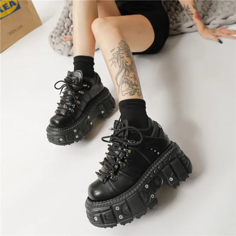 Black Punk Style Women Motorcycle Boots Woman Platform Leather Boots Gothic Ankle Rock Boots Fashion Metal Decor Lace-up Shoes