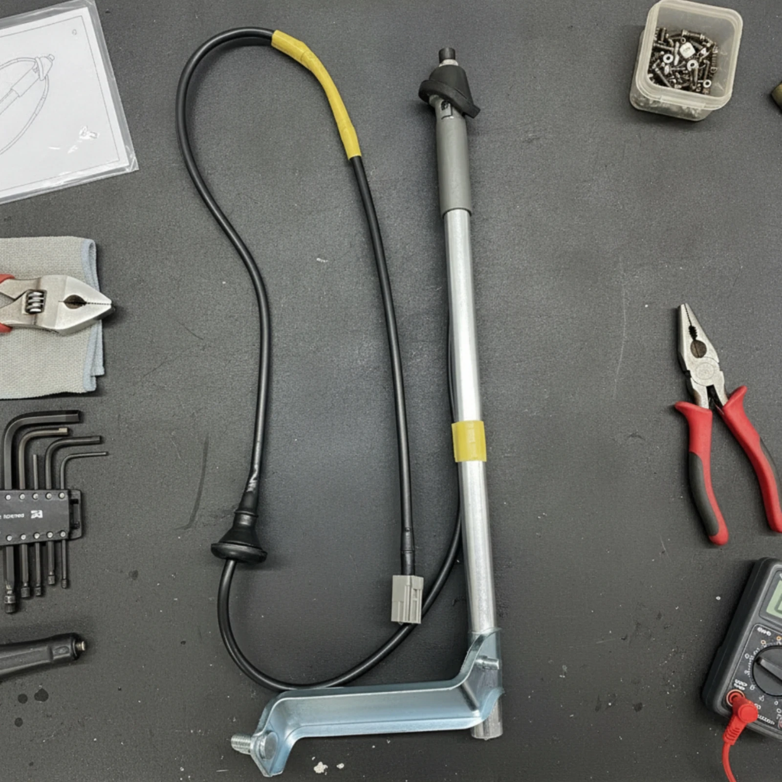 Antenna with Cable Easy to Install Roof Antenna with Bracket High-Sensitivity Corrosion-Proof for Mechanics, Vehicle Upgrade