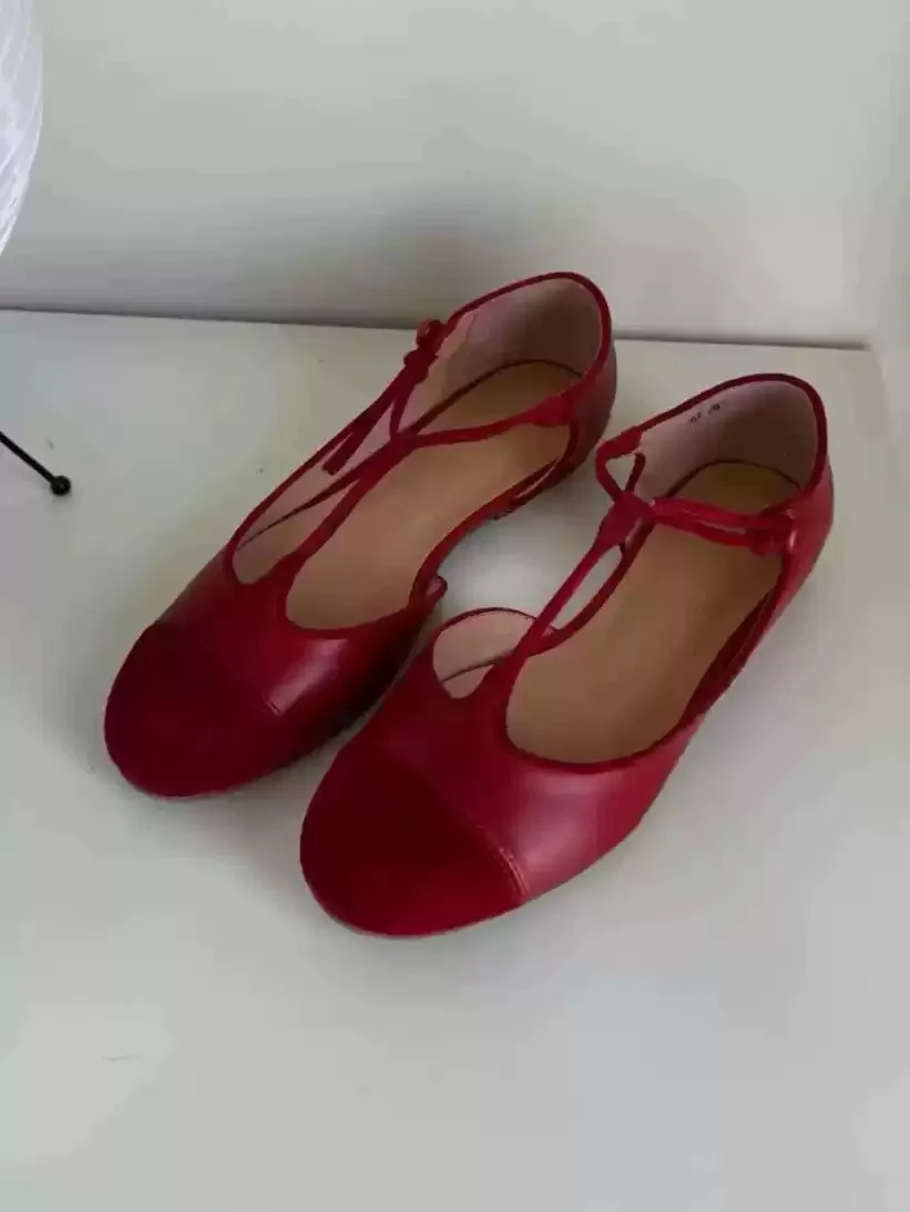 Women's Red T-Strap Mary Jane Flats Round-Toe Cut-Out Ballet Shoes with Adjustable Buckle Chic Footwear for Casual Outings Retro