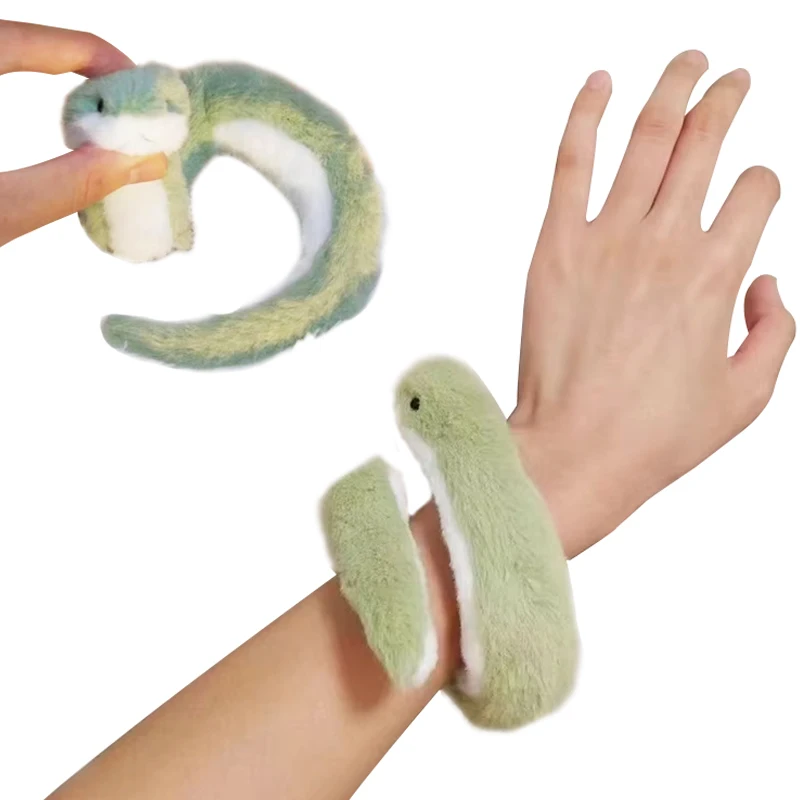 新年の小さなヘビぬいぐるみ人形遊び心のある子供の女の子かわいい飾り人形マスコット人形人形かわいいヘビぬいぐるみ