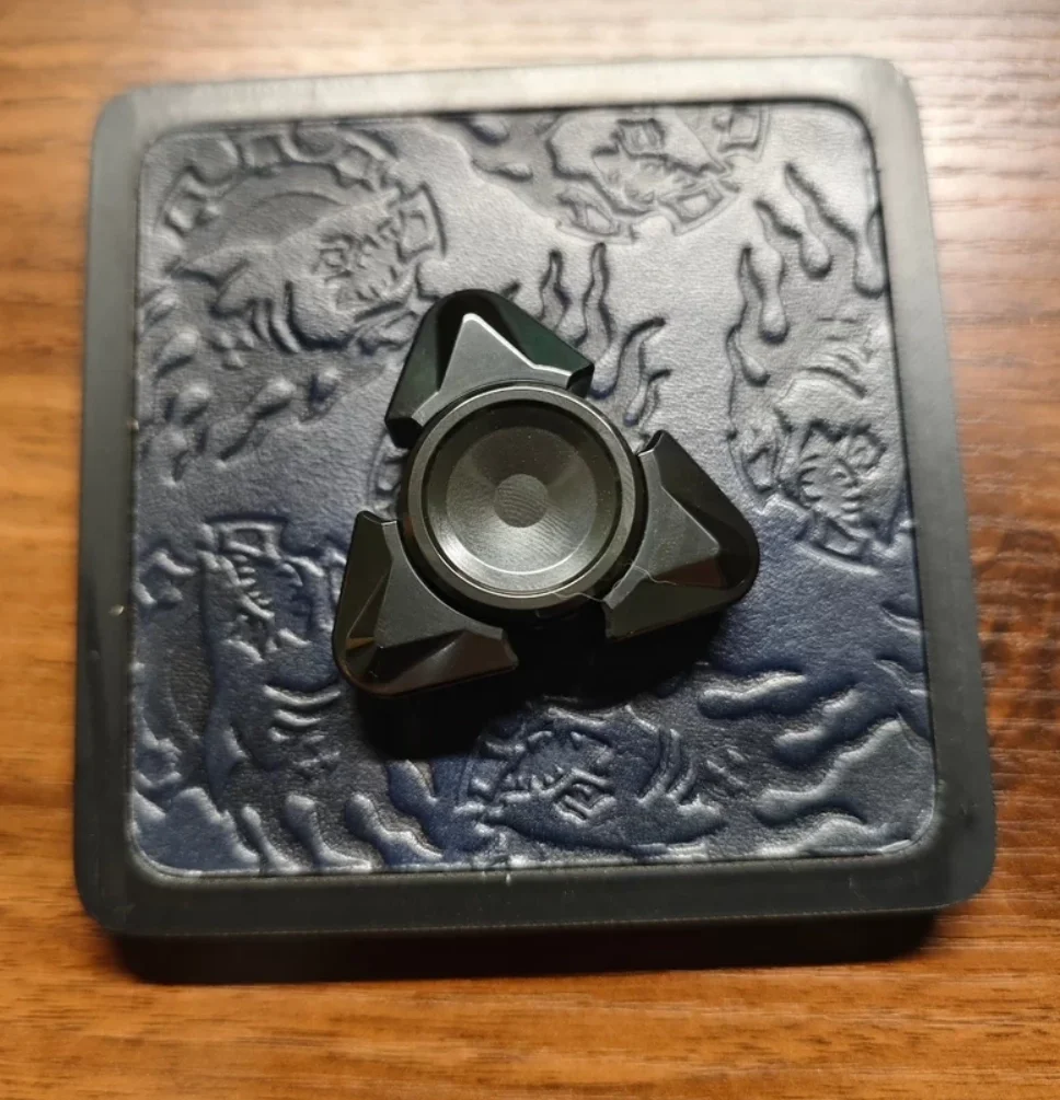 

Б/у EDC NJT масло цирконий Радужный гироскоп на кончиках пальцев Декомпрессионные игрушки