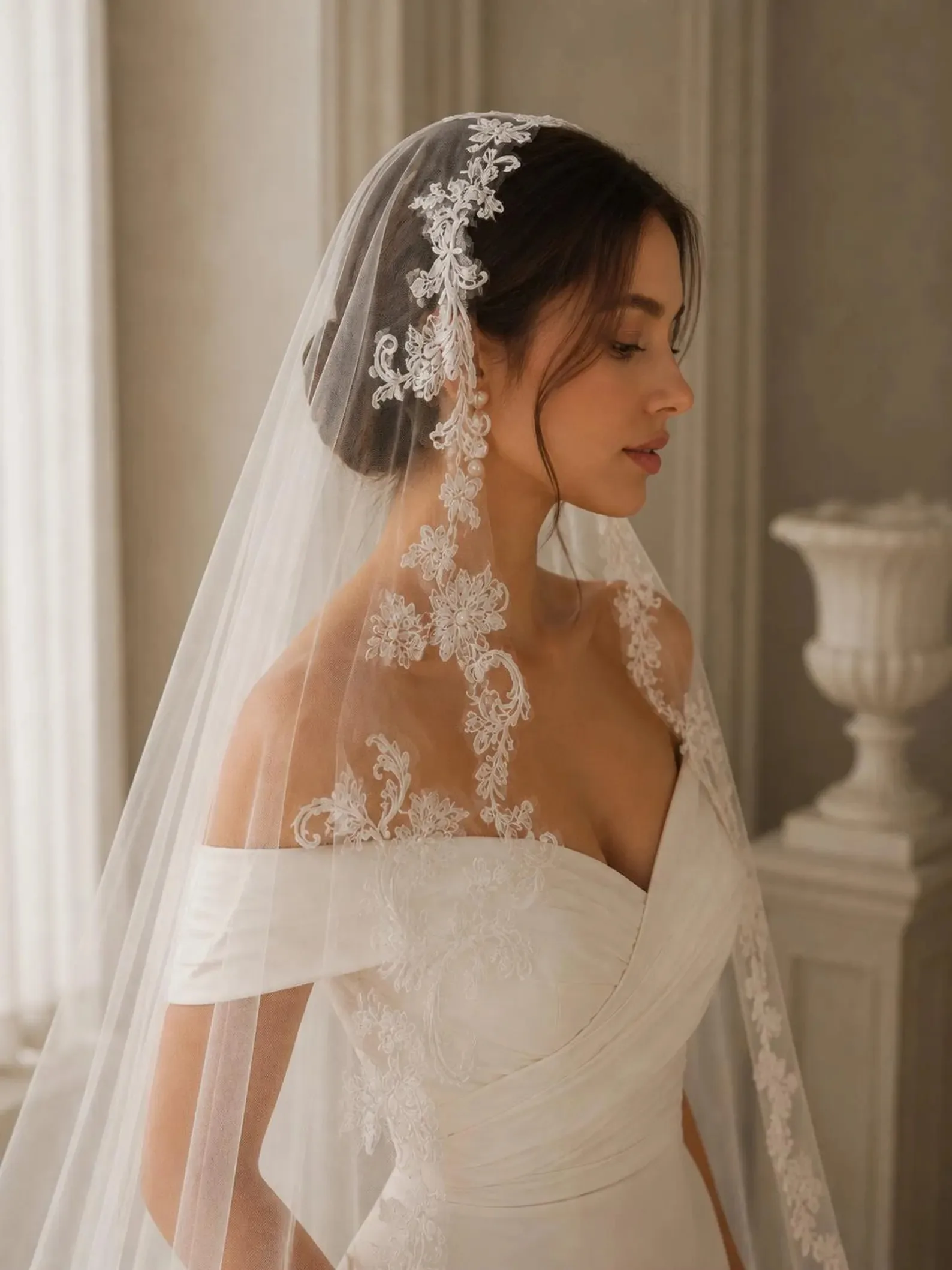Elegant White Sheer Mantilla Veil Scalloped Floral Lace Trim Women's Wedding Shoulder Headpiece Accessory Customized V265204