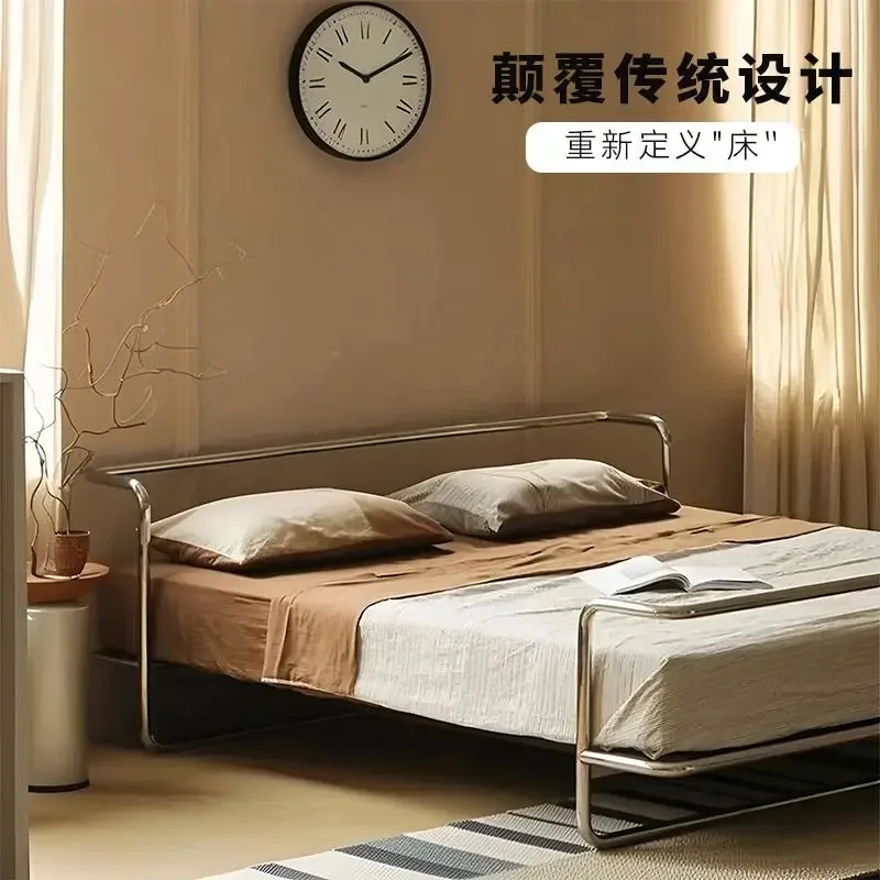 

Двуспальная кровать из нержавеющей стали в ретро-стиле, премиум-класса, 1,5 метра, с металлическим каркасом в индустриальном стиле.