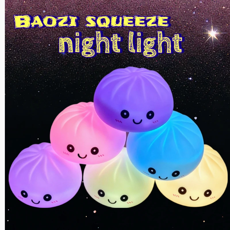 Niedliche Baozi Squishy Nachtlichtlampe aus weichem Silikon mit bunten LEDs und Knopfbatterie für Kinderzimmer.