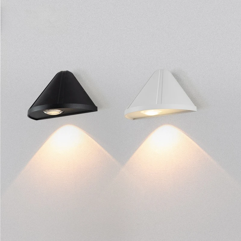 Outdoor Wall Lamps Waterproof Courtyard Room Exposed Desk Atmosphere LED Wall Sconces Up and Down Luminous Spotlight Villa Decor