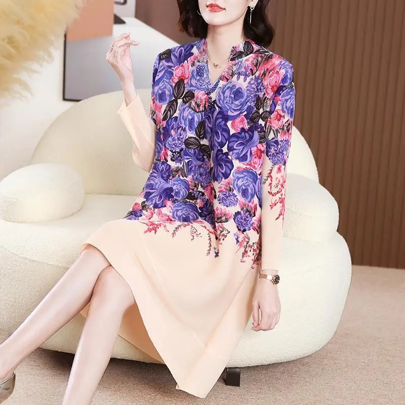 High-end printed middle-aged mother dress 2025 spring dress new pleated large-size women's clothing