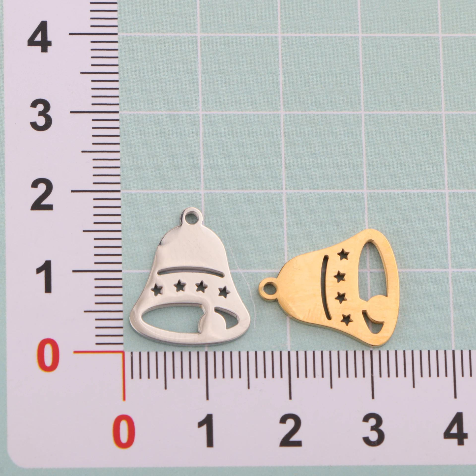 10 قطعة/الوحدة مرآة مصقولة الفولاذ المقاوم للصدأ عيد الميلاد موضوع السحر ندفة الثلج جارلاند جرس الجوارب قبعة المعلقات DIY بها بنفسك صنع المجوهرات