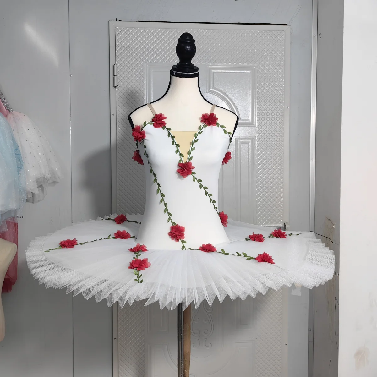 Costumi di gonna tutù di balletto floreale Costumi di performance di cigno bianco Body di costumi di danza per ragazze