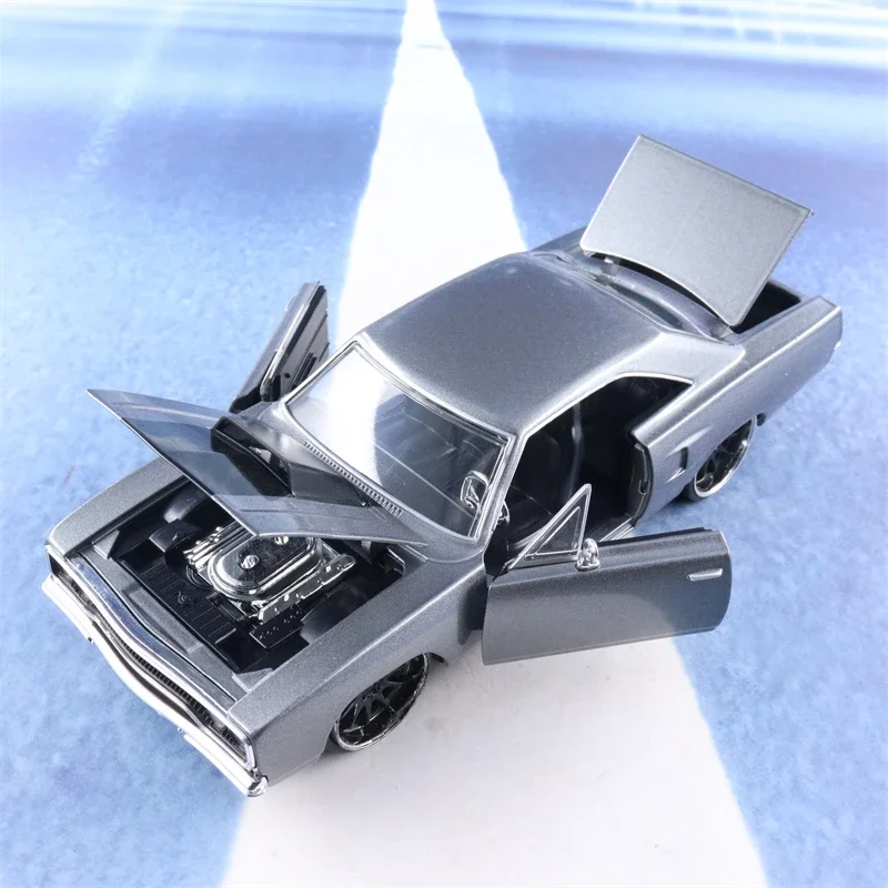 1:24	1970 Plymouth Road Runner car High Simulation Diecast Car Metal Alloy Model Car kids toys collection gifts J20