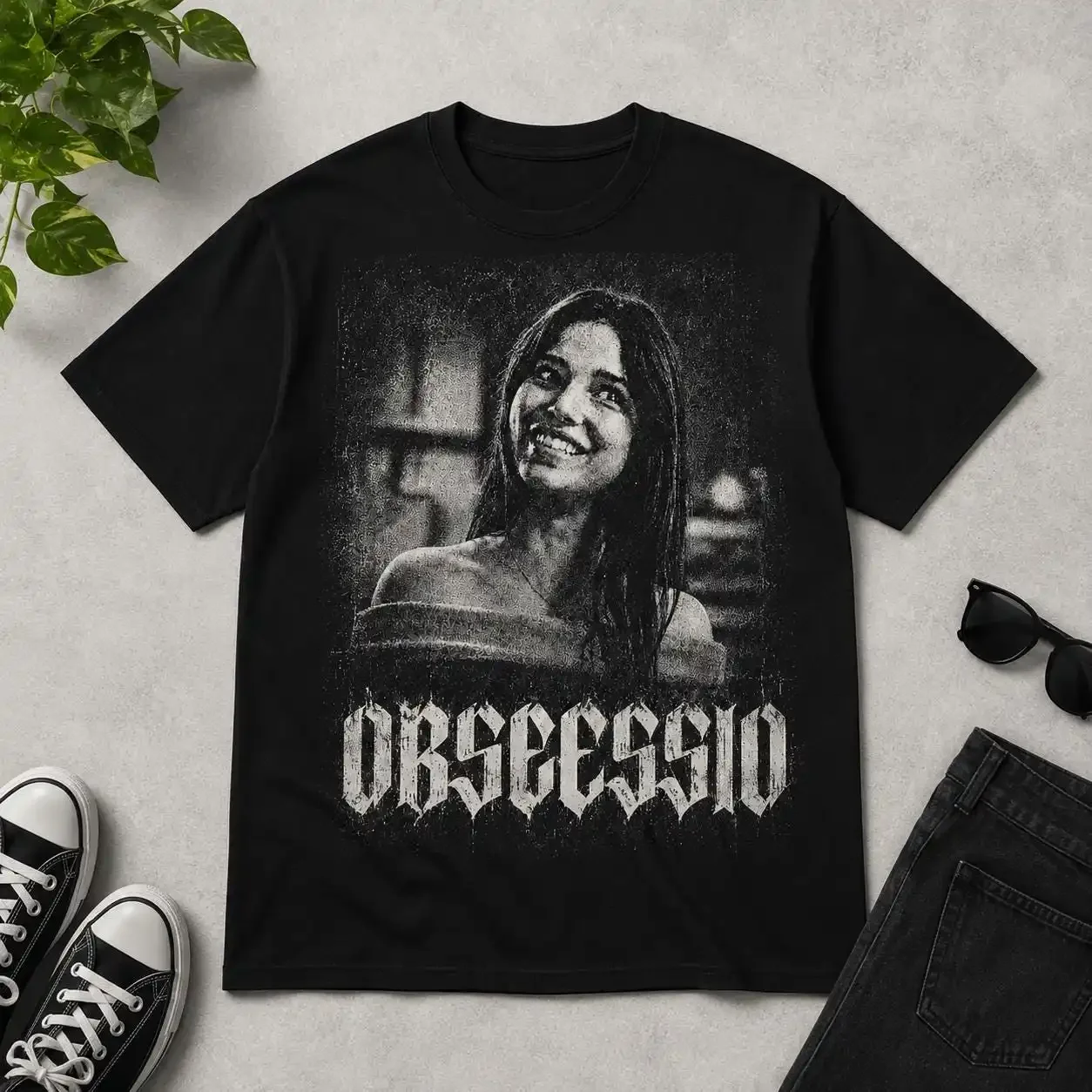 T-shirt vintage effet délavé, motif graphique portrait gothique d'horreur