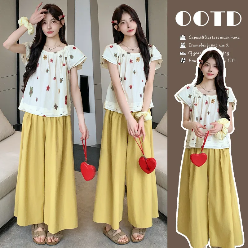 

Korean Style Maternity Set Summer New Embroidered Top with Wide Leg Pants Trendy Two Piece Outfit for Fashionable Pregnant Women