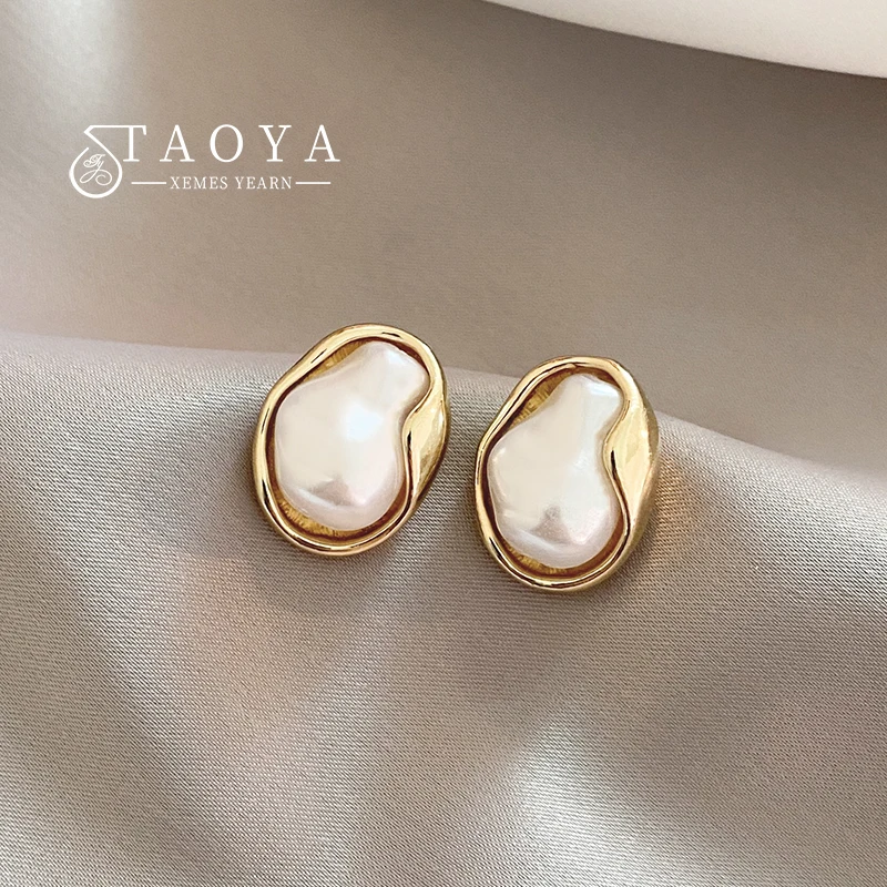 Unique Shaped Pearl Imitation Design 2023 New Gold Color Stud Earrings for Korean Fashion Jewelry Women's Elegant Accessories