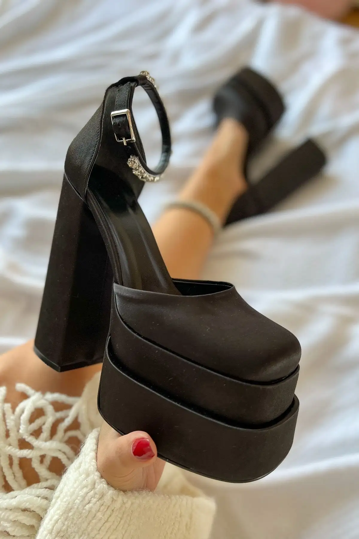 Dupes Hoge Hakken Voor Vrouwen 2022 Platform Schoenen Vierkante Neus Chunky Pumps Rood Satijn Bovenste Dames Schoenen Mode Strass