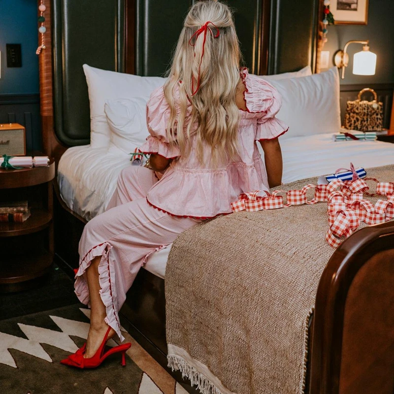 Setelan Loungewear Natal Wanita Combhasaki Motif Kotak-kotak Y2K Atasan Babydoll Lengan Mengembang Celana Lebar Berbelah Ruffle Piyama Natal Motif Gingham